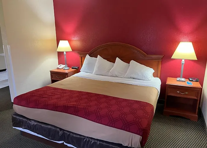 Express Inn & Suites
